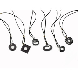 Assort. pendentifs porte lunette - impression 3d + cordon en alcantara (6pcs)