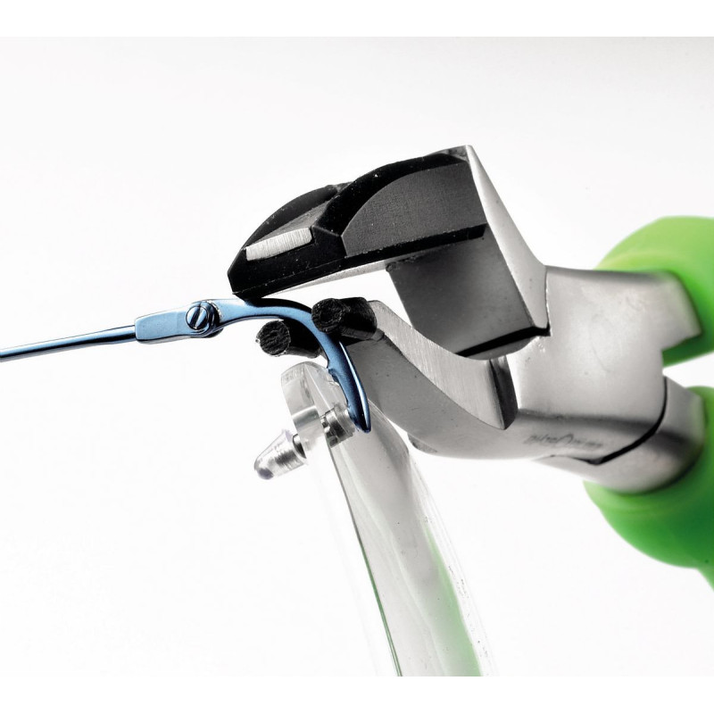 Pince pour ajuster les branches metal